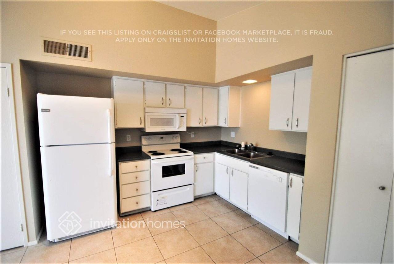 6117 W Mauna Loa Ln - Photo 5 of 13