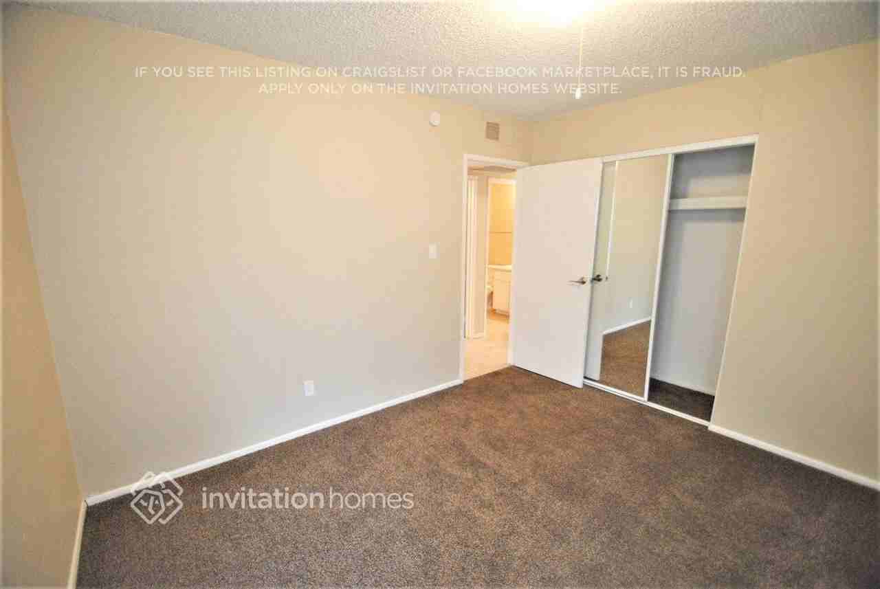 6117 W Mauna Loa Ln - Photo 7 of 13