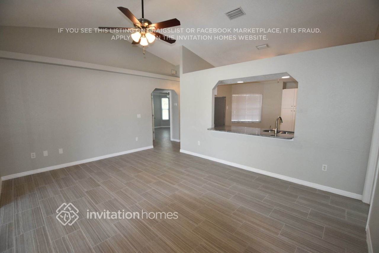 1187 Desmond St - Photo 6 of 21