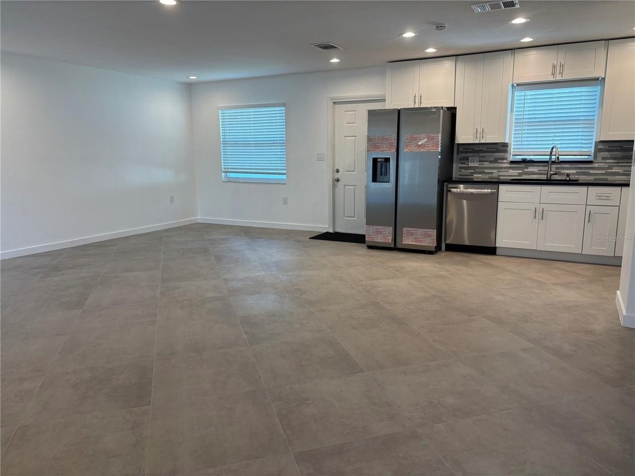 5815 Erin Ln S #A - Photo 3 of 30