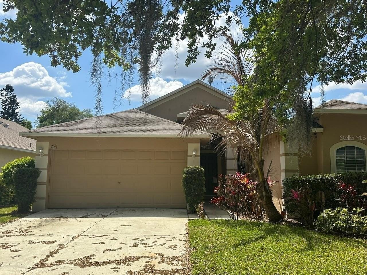 705 Straw Lake Dr - Photo 2 of 25