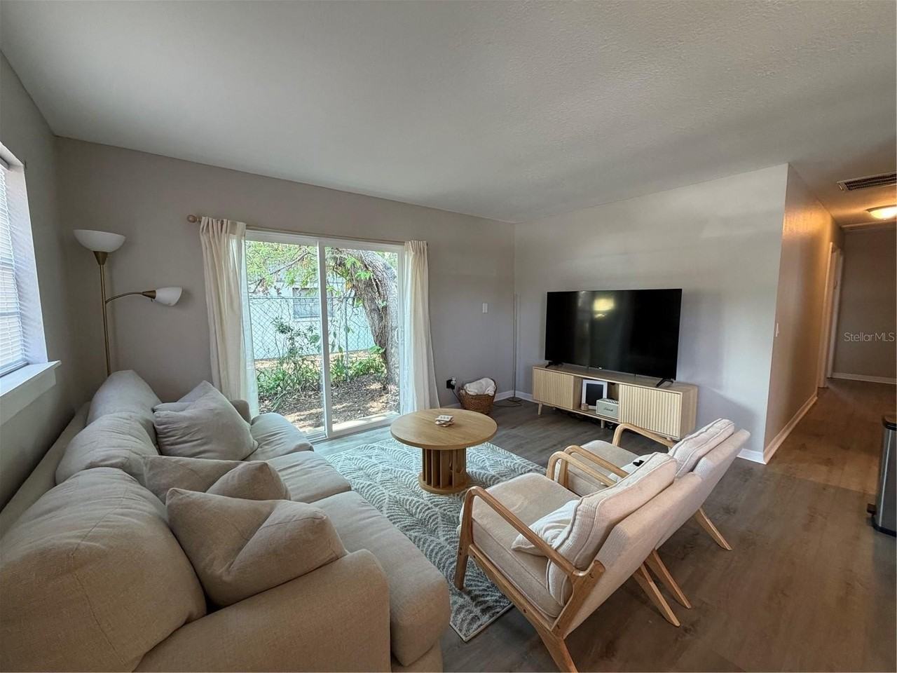 1720 W Arch St - Photo 3 of 21