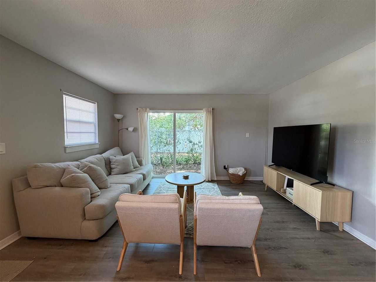 1720 W Arch St - Photo 4 of 21