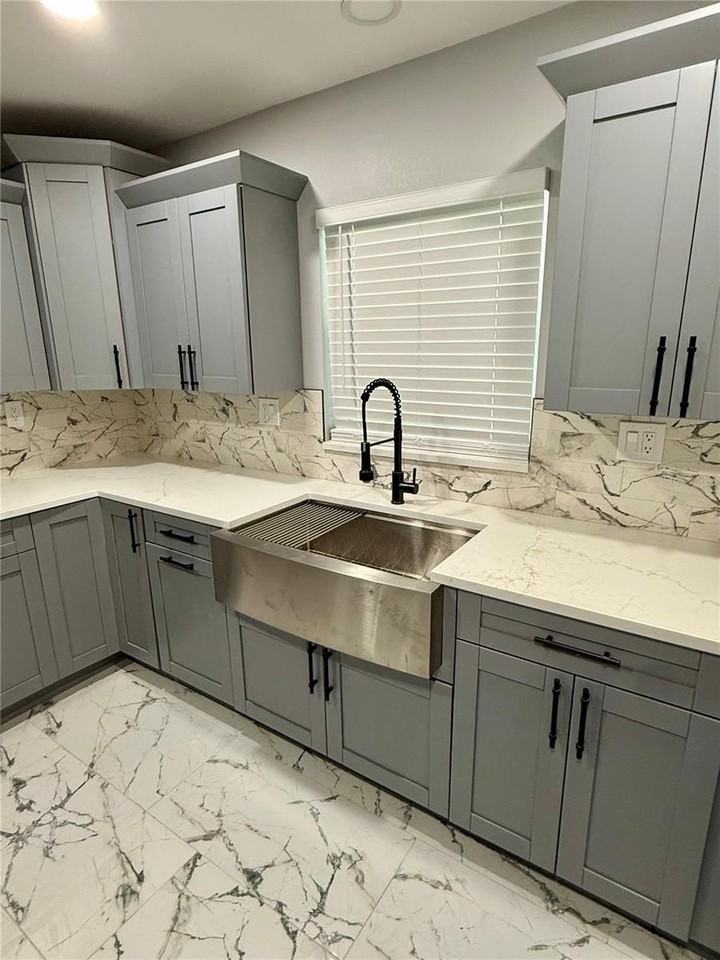 7102 Carmel Ave - Photo 3 of 8