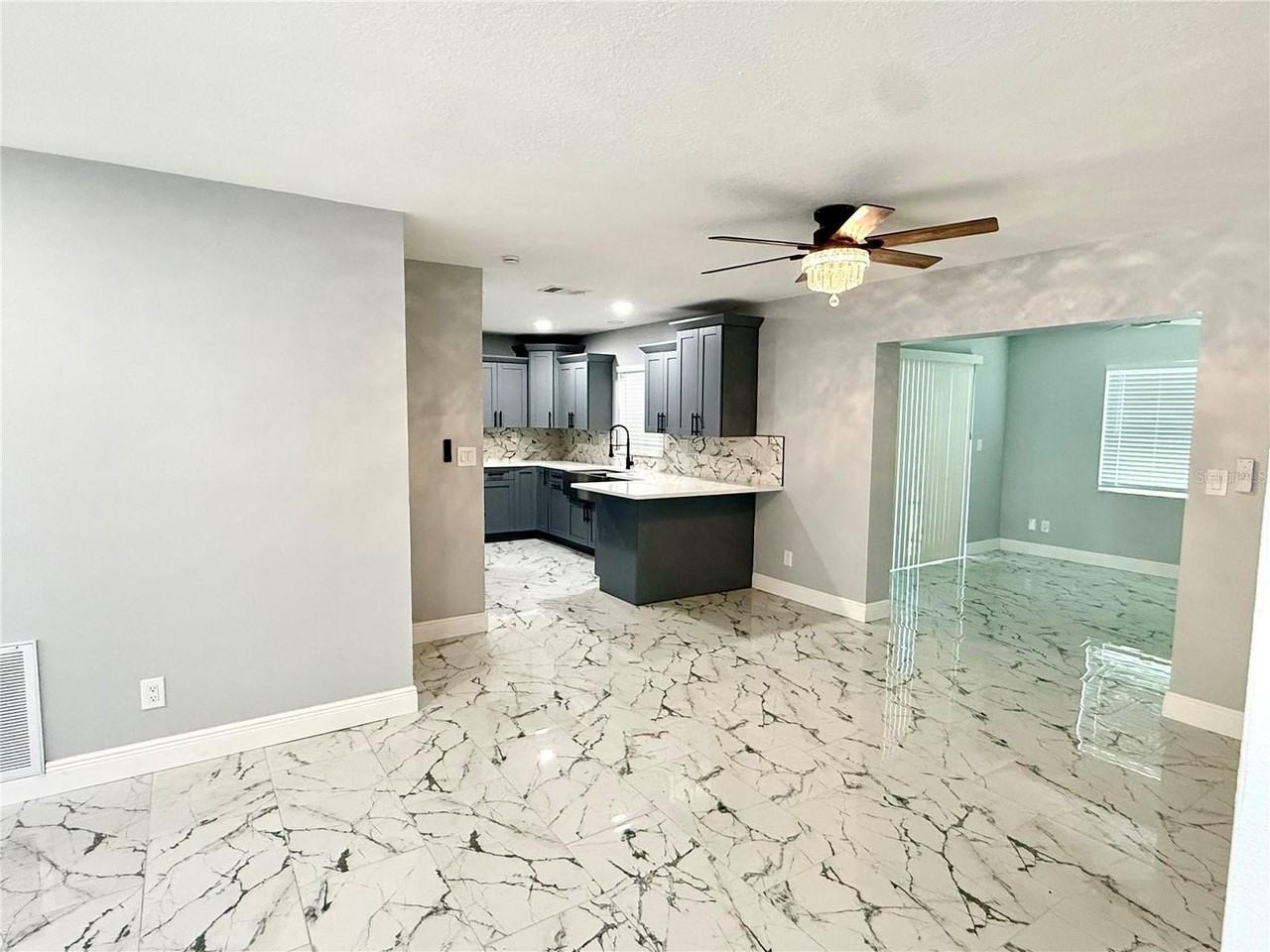 7102 Carmel Ave - Photo 4 of 8