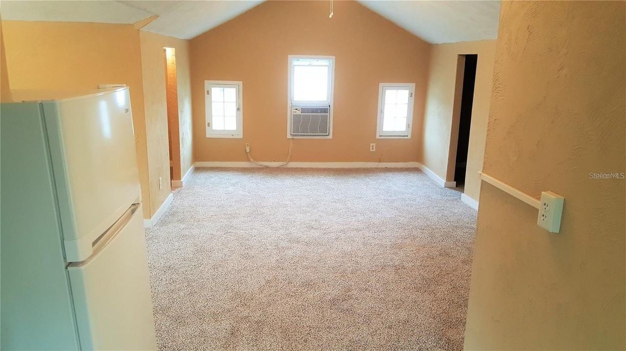 1411 E New York Ave - Photo 4 of 28