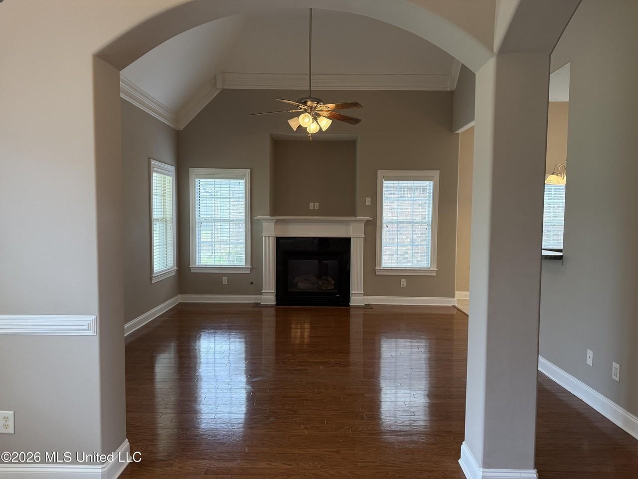 4919 Rosebrook Cir E - Photo 4 of 17