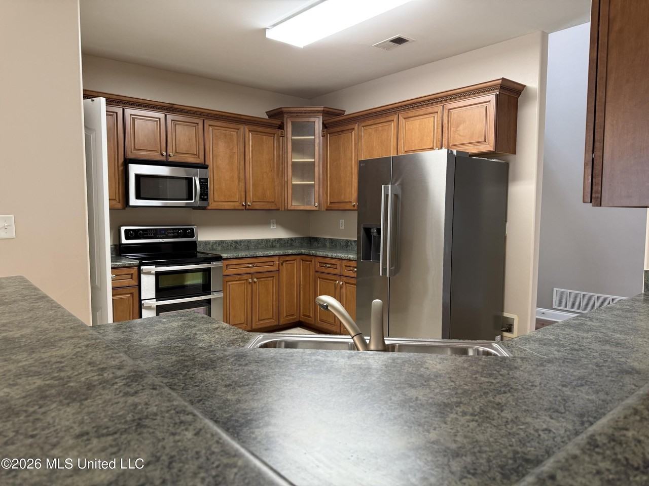 4919 Rosebrook Cir E - Photo 6 of 17