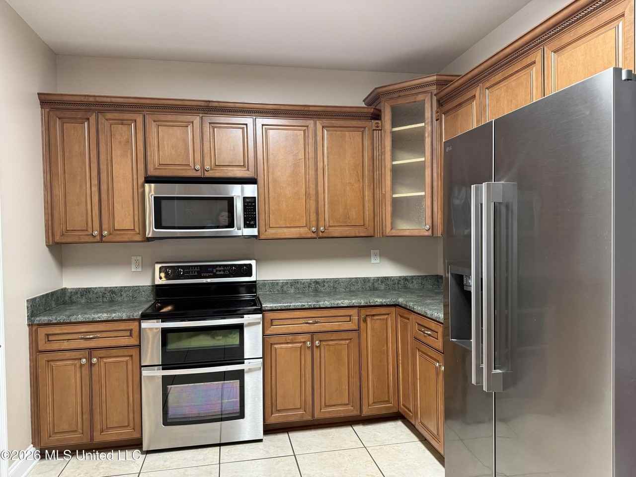 4919 Rosebrook Cir E - Photo 7 of 17