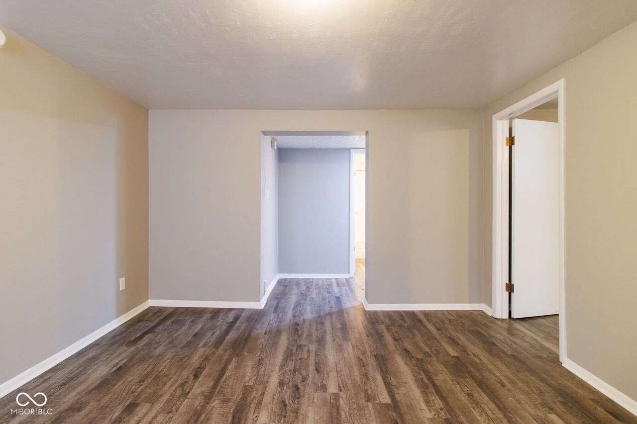 4849 N Bolton Ave #6 - Photo 2 of 9