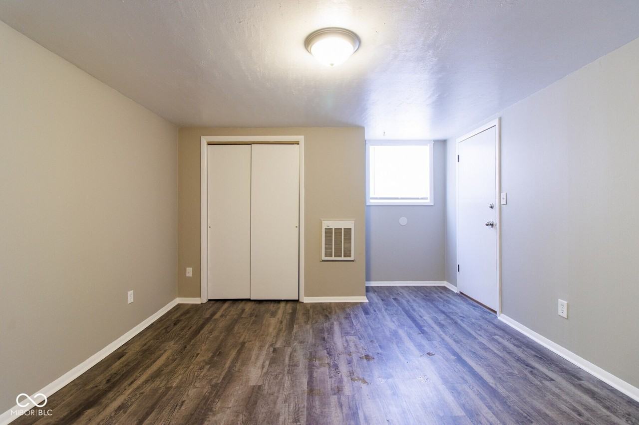 4849 N Bolton Ave #6 - Photo 3 of 9