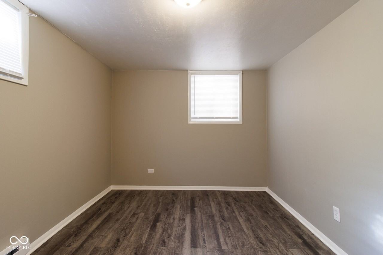 4849 N Bolton Ave #6 - Photo 4 of 9