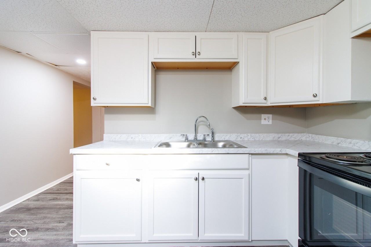 4849 N Bolton Ave #6 - Photo 7 of 9