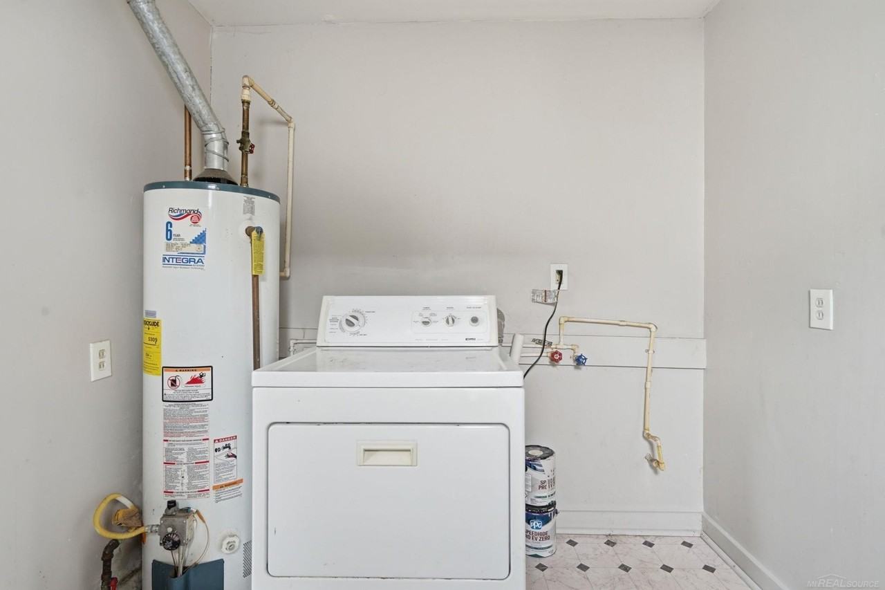 925 Leland St - Photo 6 of 17