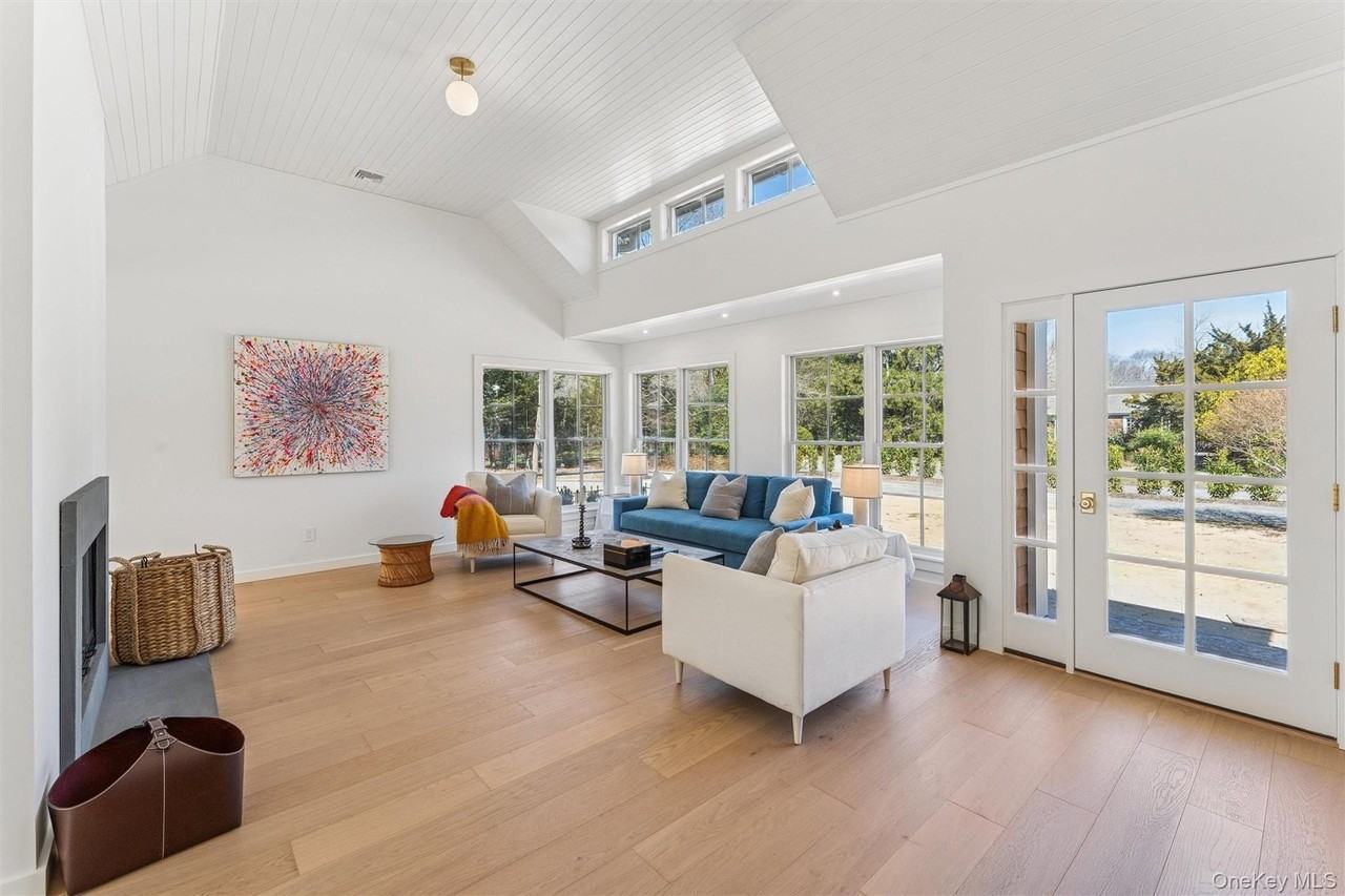 25 Lamb Ave - Photo 4 of 16