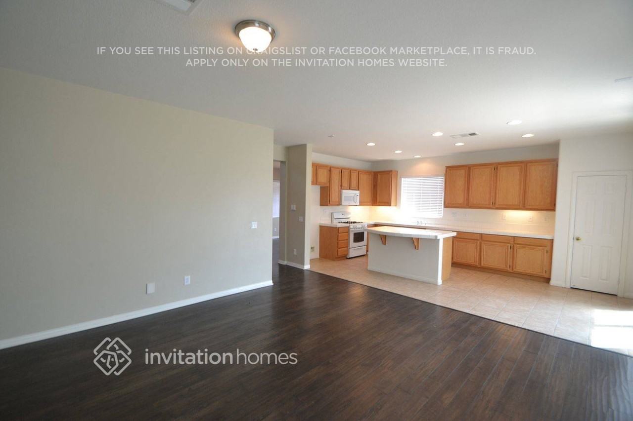 4308 Vahan Ct - Photo 4 of 14