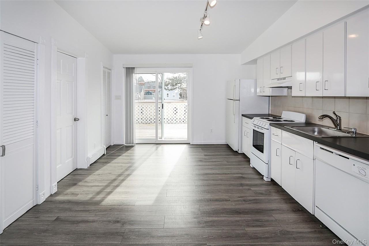 75 Maxwell Ave #B - Photo 4 of 21