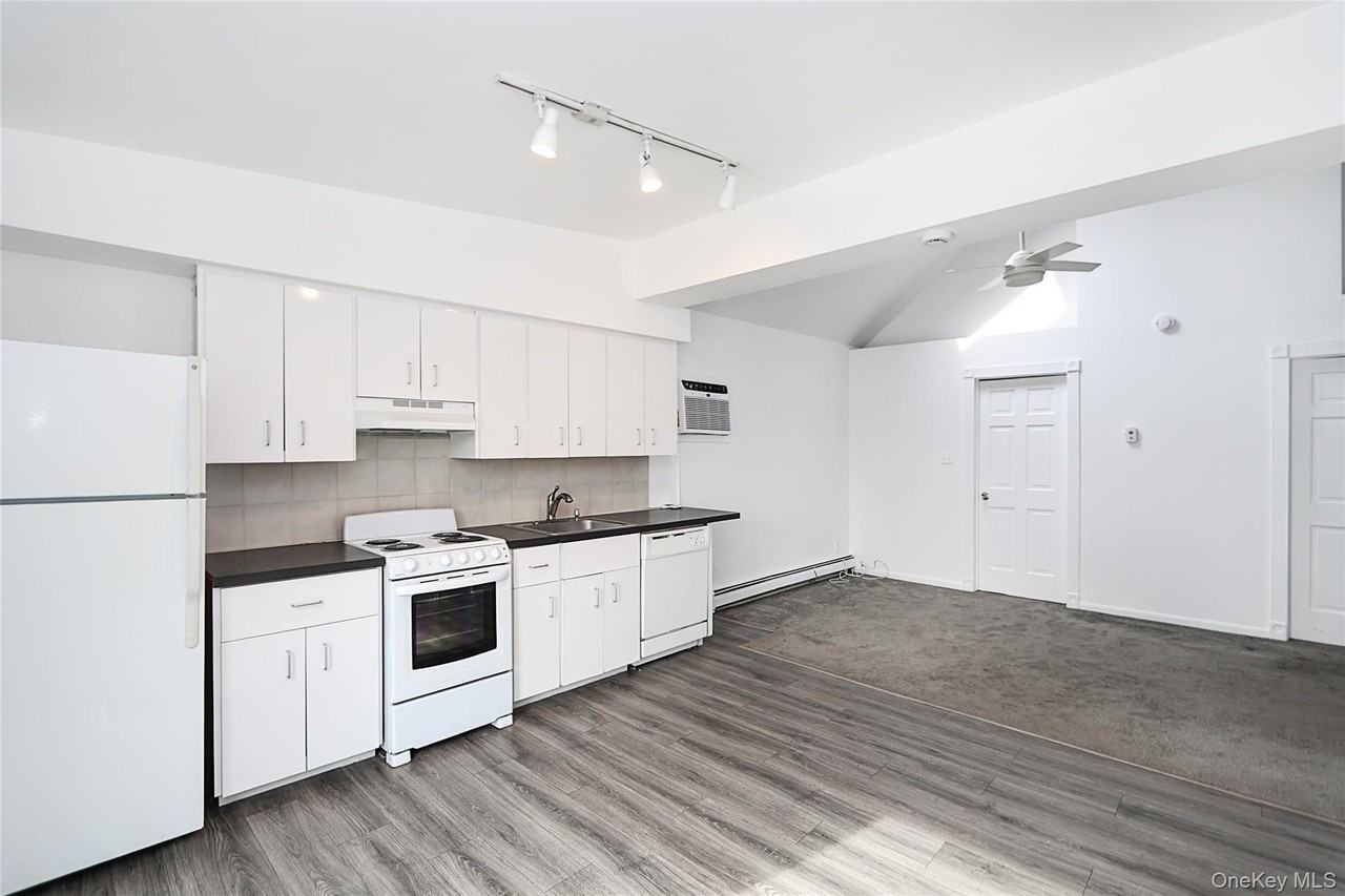 75 Maxwell Ave #B - Photo 7 of 21