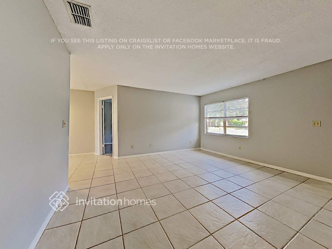 1730 Sutton Pl - Photo 3 of 7