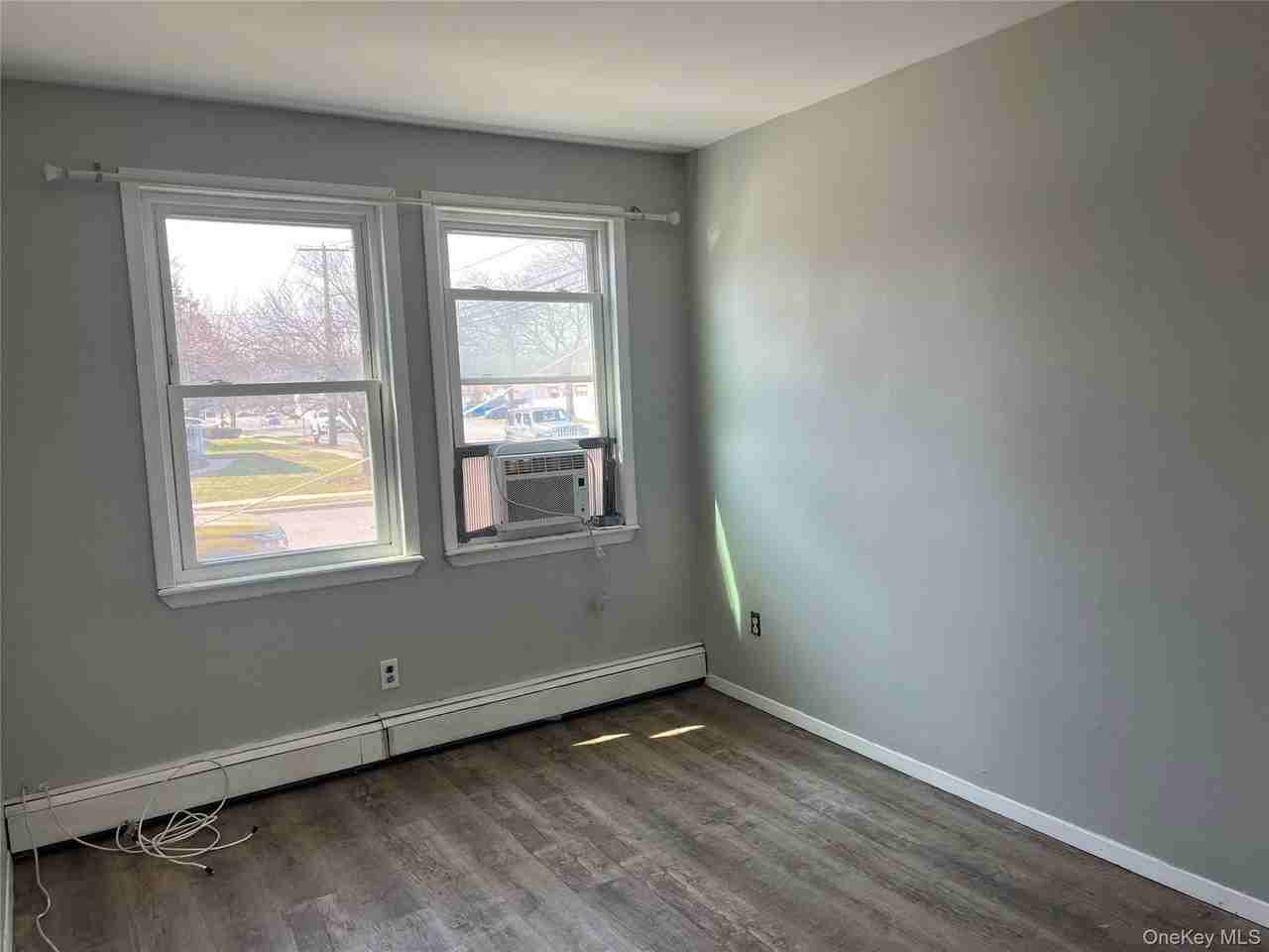 539 Central Ave - Photo 4 of 14