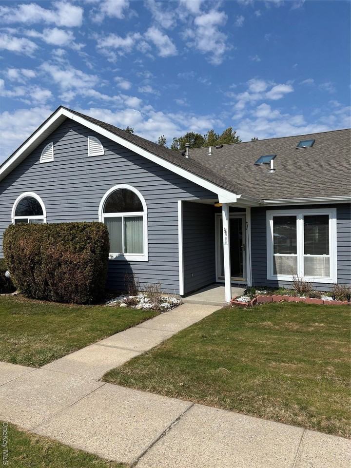 825 Spring Lake Dr - Photo 2 of 11