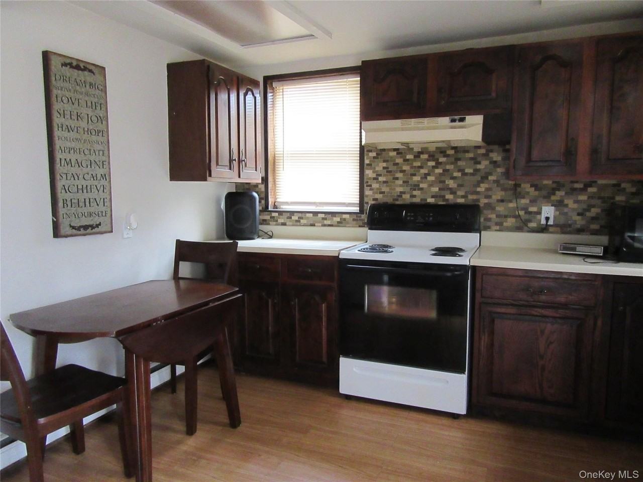 24A Cromwell Hill Rd - Photo 4 of 11