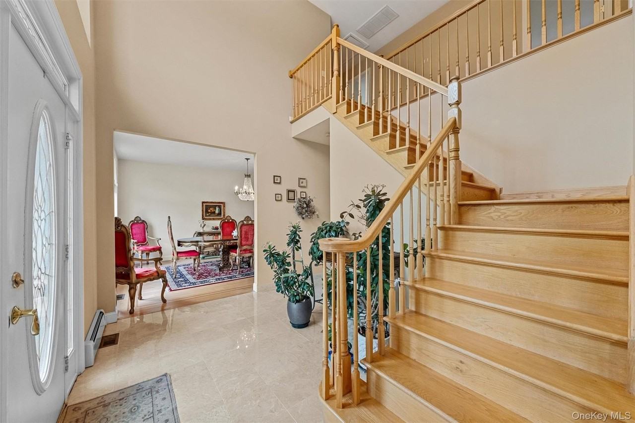 20 Goshen Rd - Photo 3 of 38