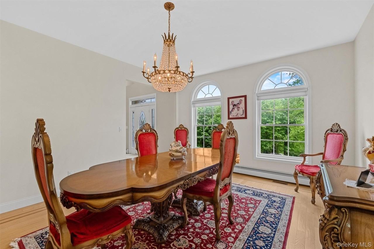 20 Goshen Rd - Photo 6 of 38