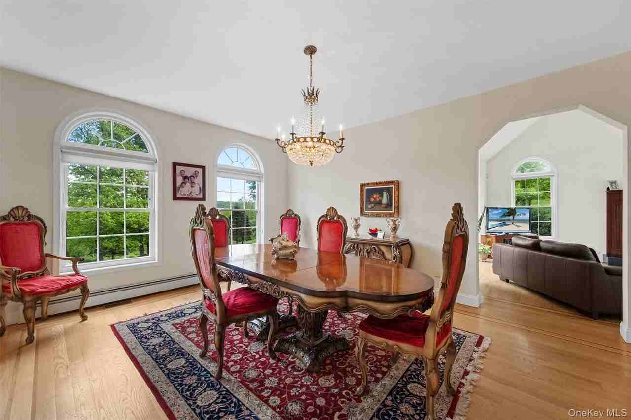 20 Goshen Rd - Photo 7 of 38