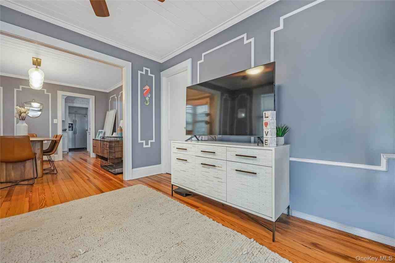 96 Oregon St - Photo 2 of 19