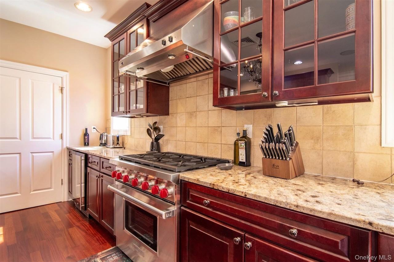 9 Stony Gate Oval - Photo 4 of 29