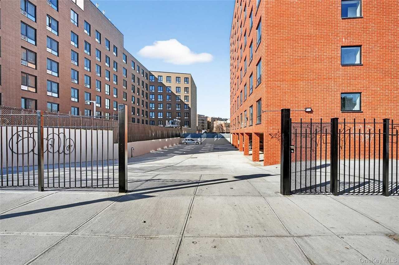 1591 Jesup Ave Unit 4a - Photo 7 of 7