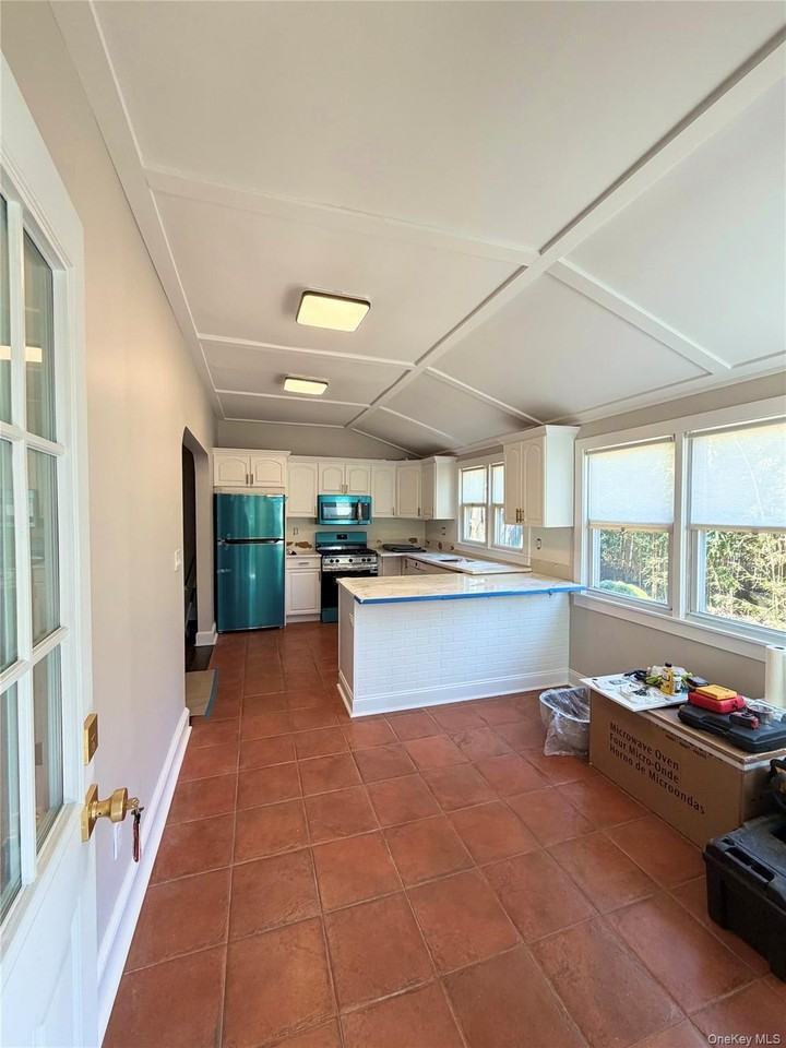 65 Summit Ave Unit 1 - Photo 3 of 10