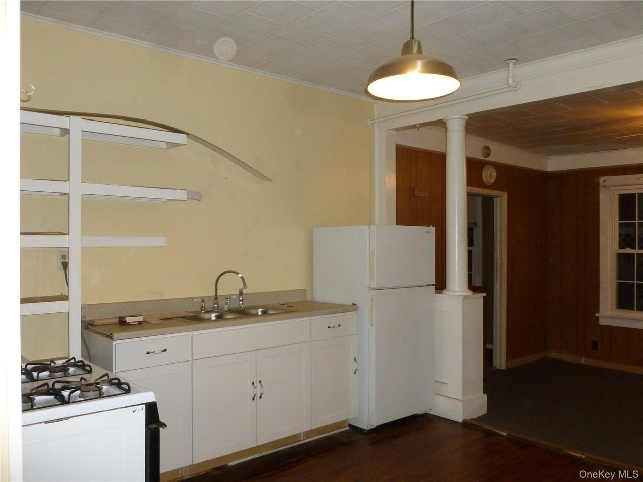 19 Main St Apt 2 - Photo 3 of 10