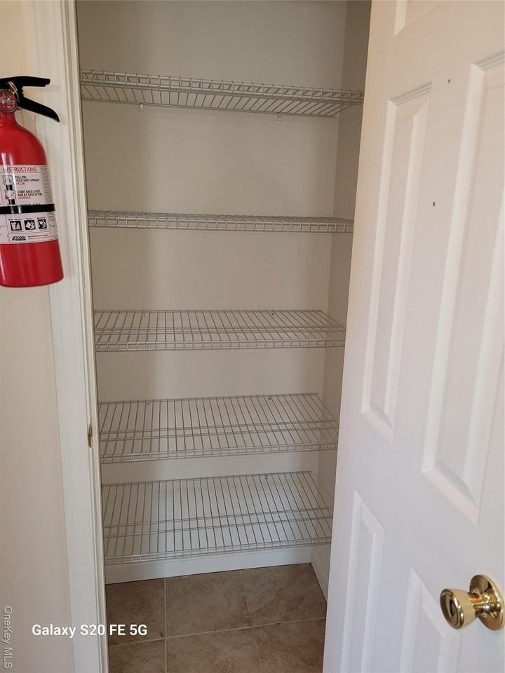 268 Ruth Ct - Photo 4 of 14