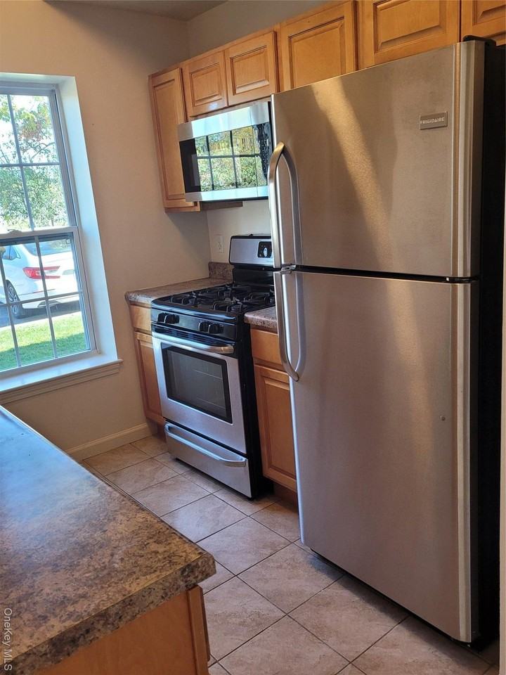 266 Ruth Ct Unit 266 - Photo 2 of 12