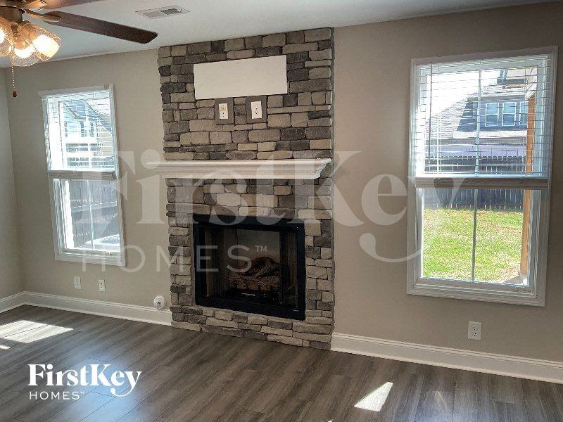 1050 Creek Way - Photo 2 of 13