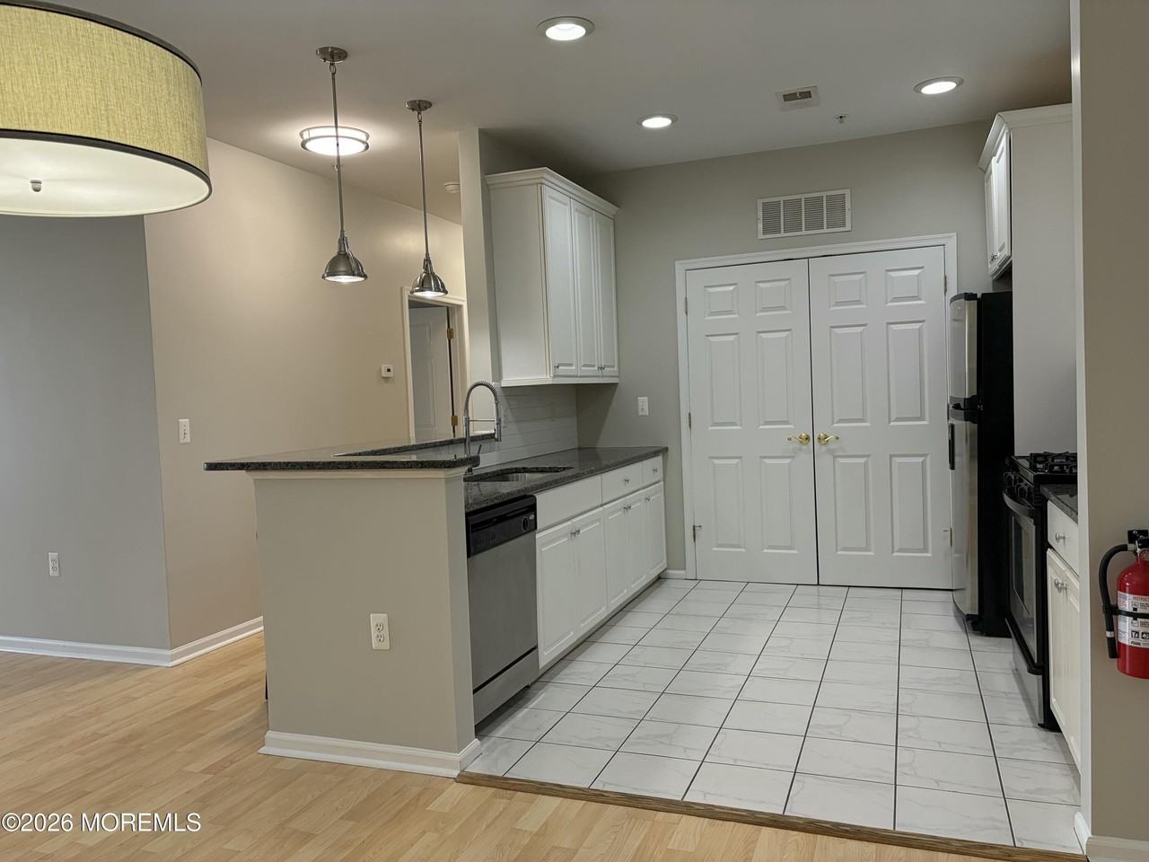 610 Sophee Ln - Photo 2 of 28