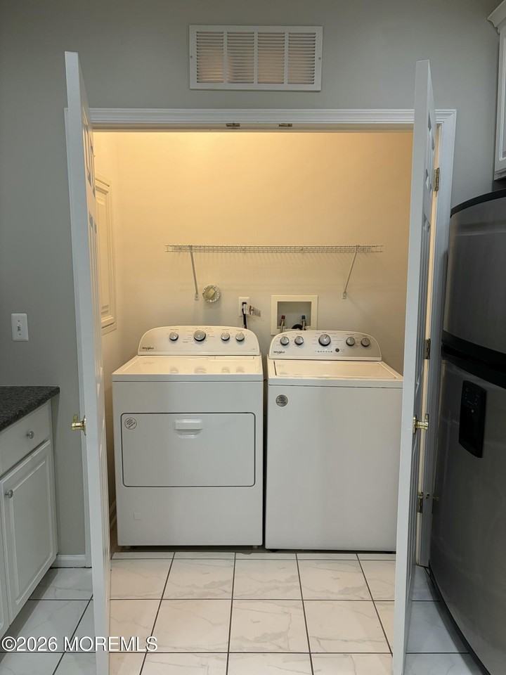 610 Sophee Ln - Photo 3 of 28