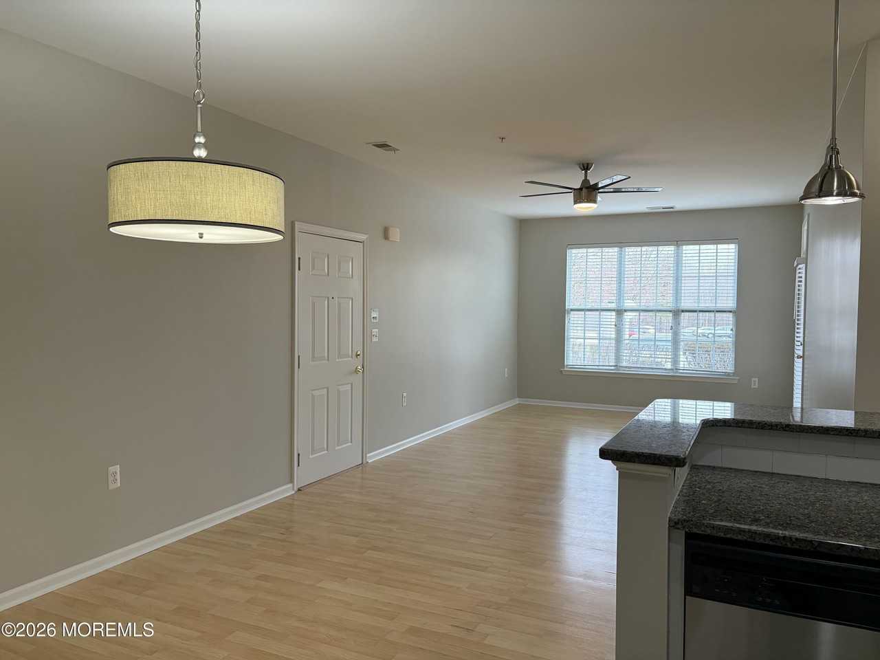 610 Sophee Ln - Photo 5 of 28