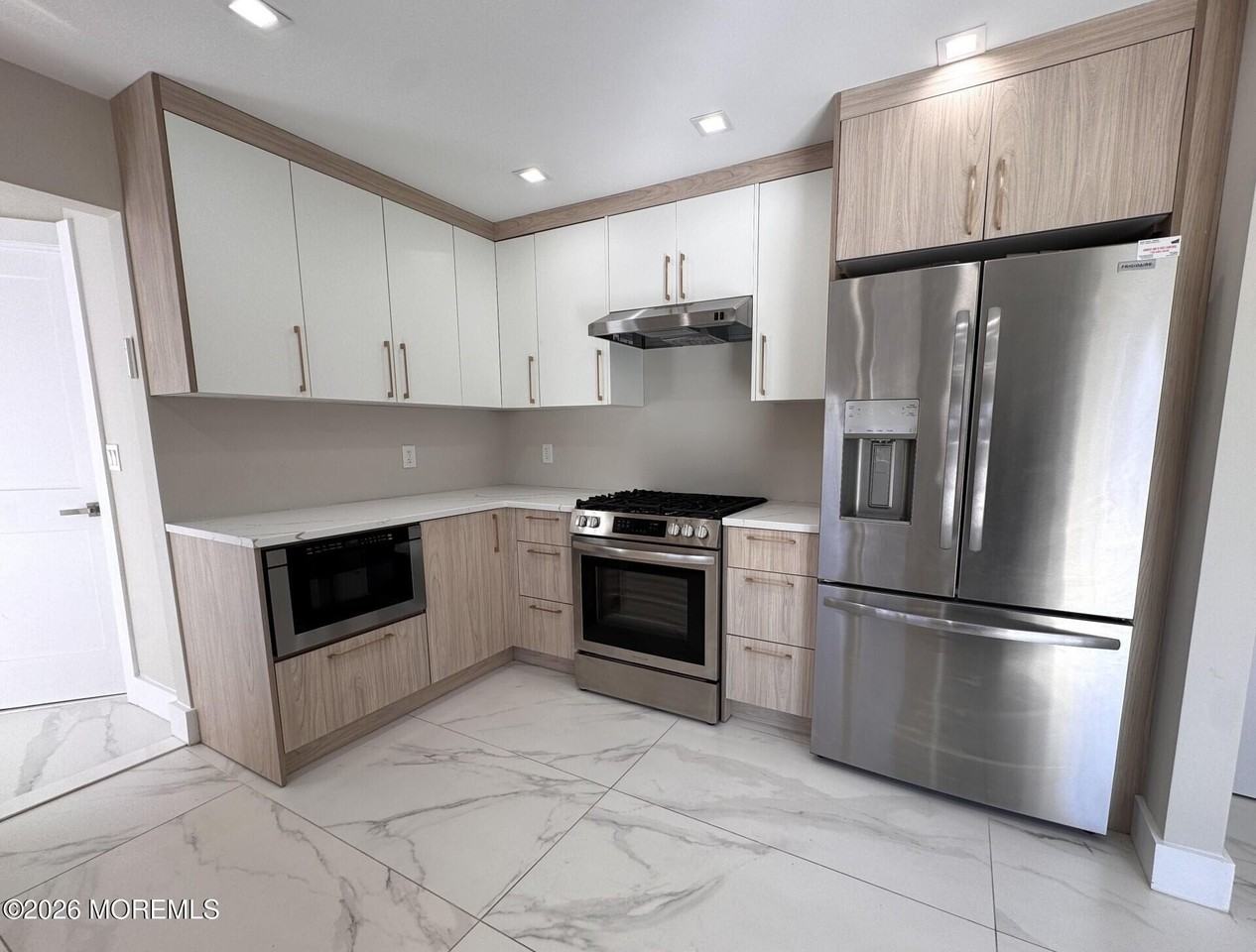 70 Maryland Ave - Photo 3 of 14