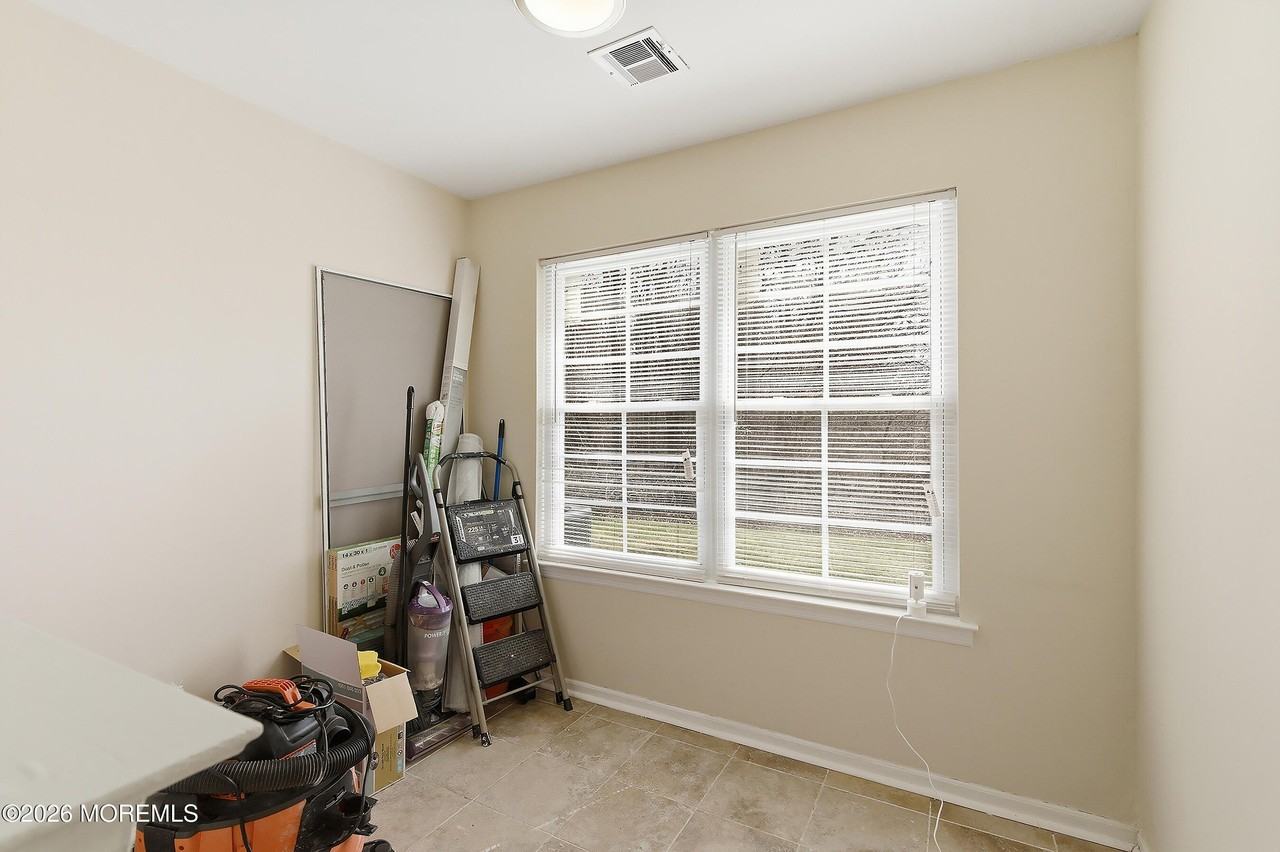 2 Jodhpur Ct - Photo 5 of 17