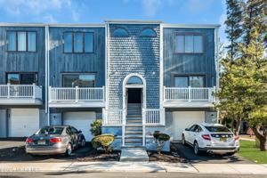 featured image of 4 Black Pine Ln