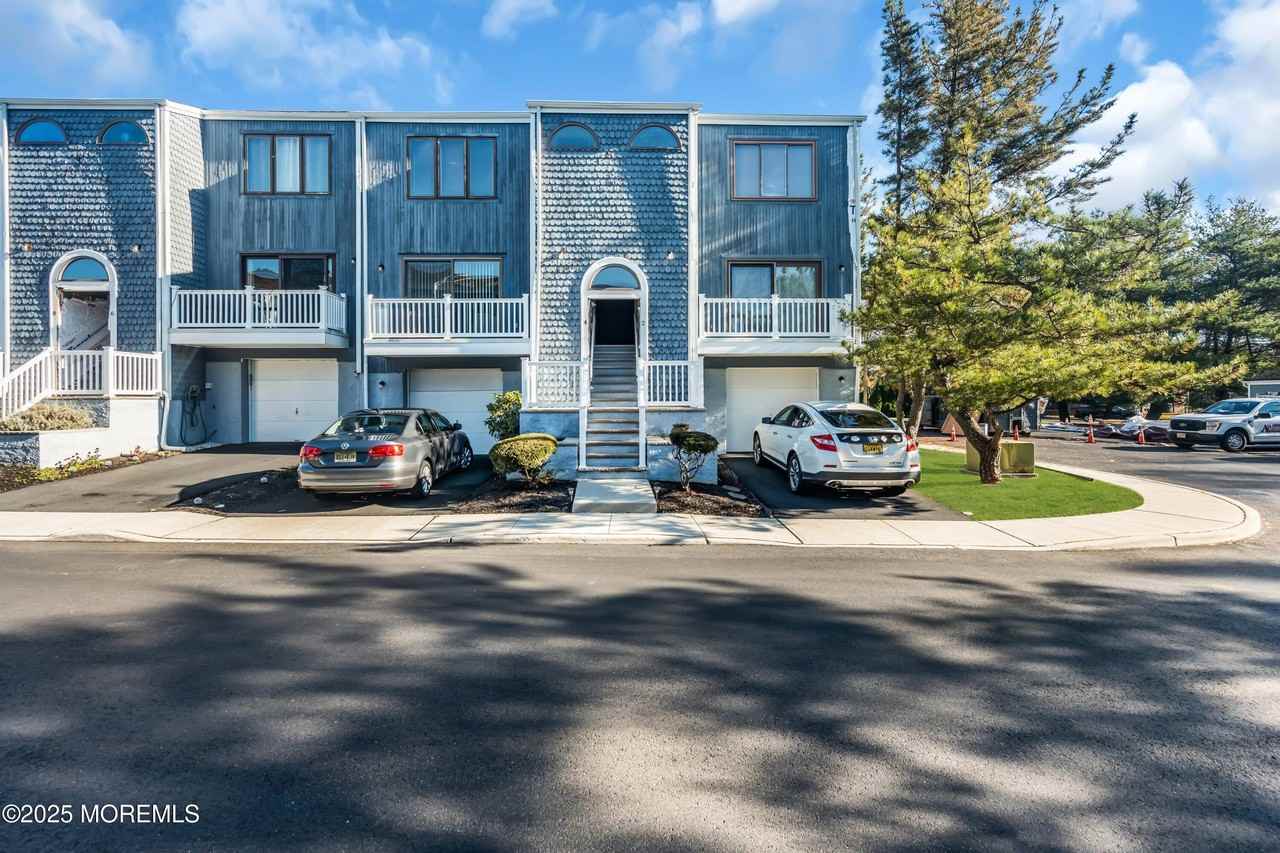 4 Black Pine Ln - Photo 3 of 50