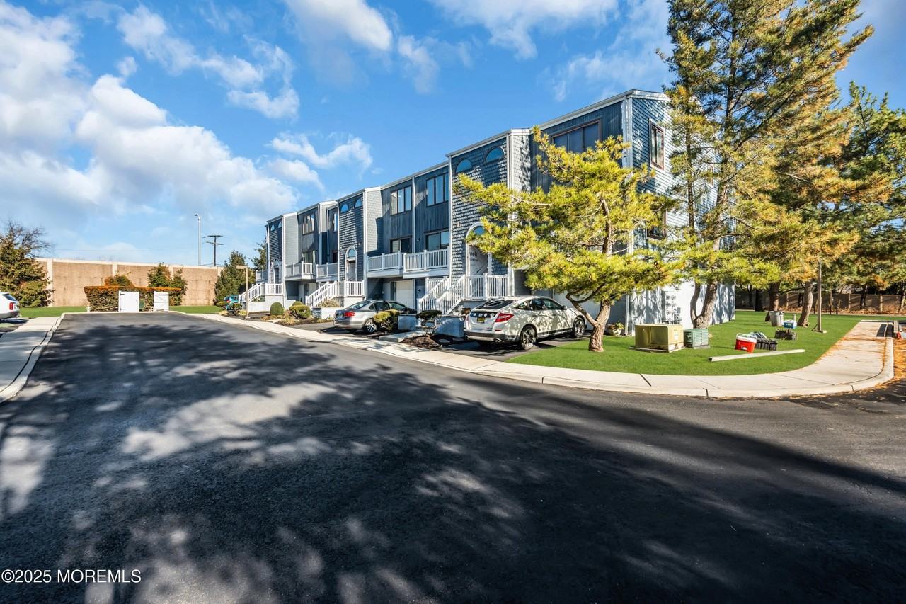 4 Black Pine Ln - Photo 4 of 50