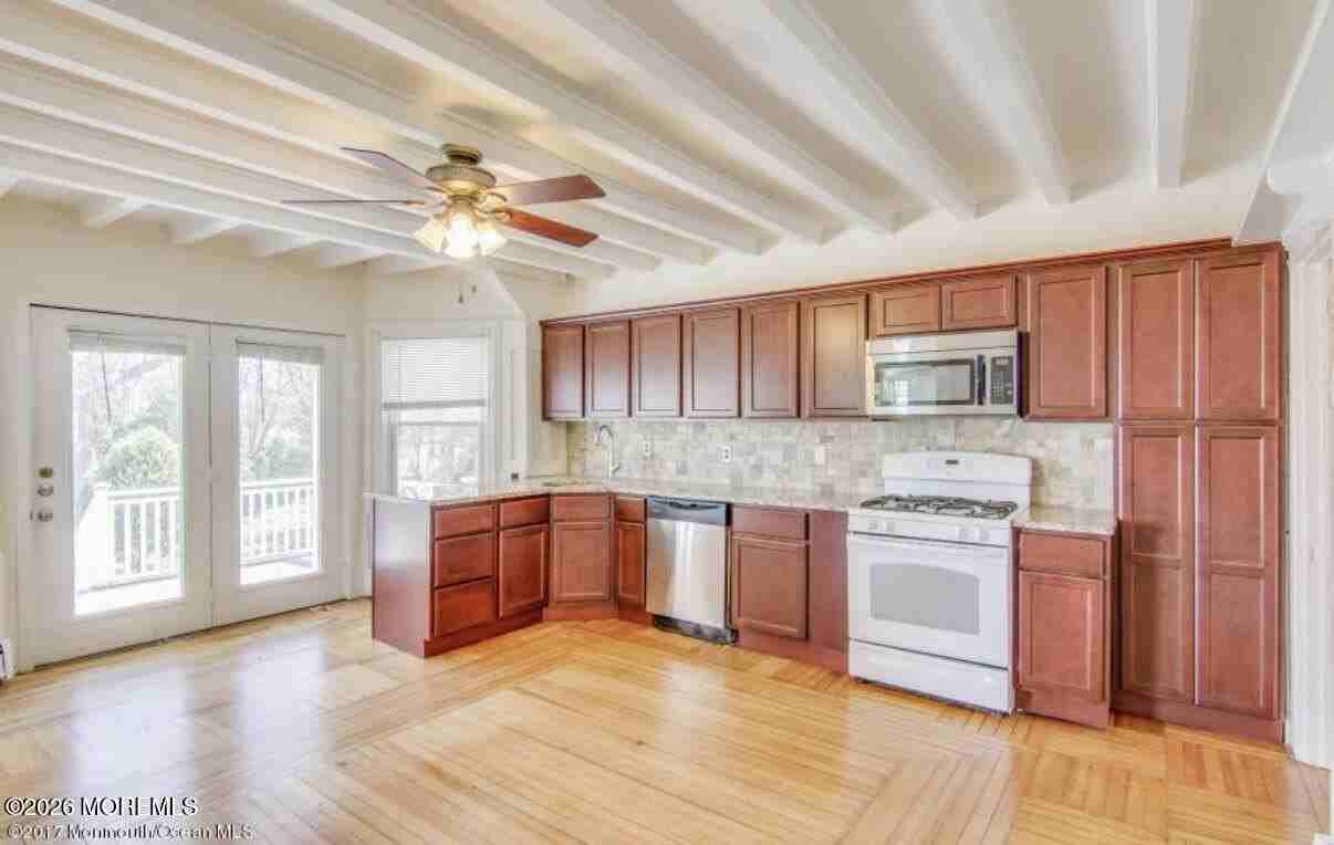 1737 Belmar Blvd Apt E - Photo 4 of 20