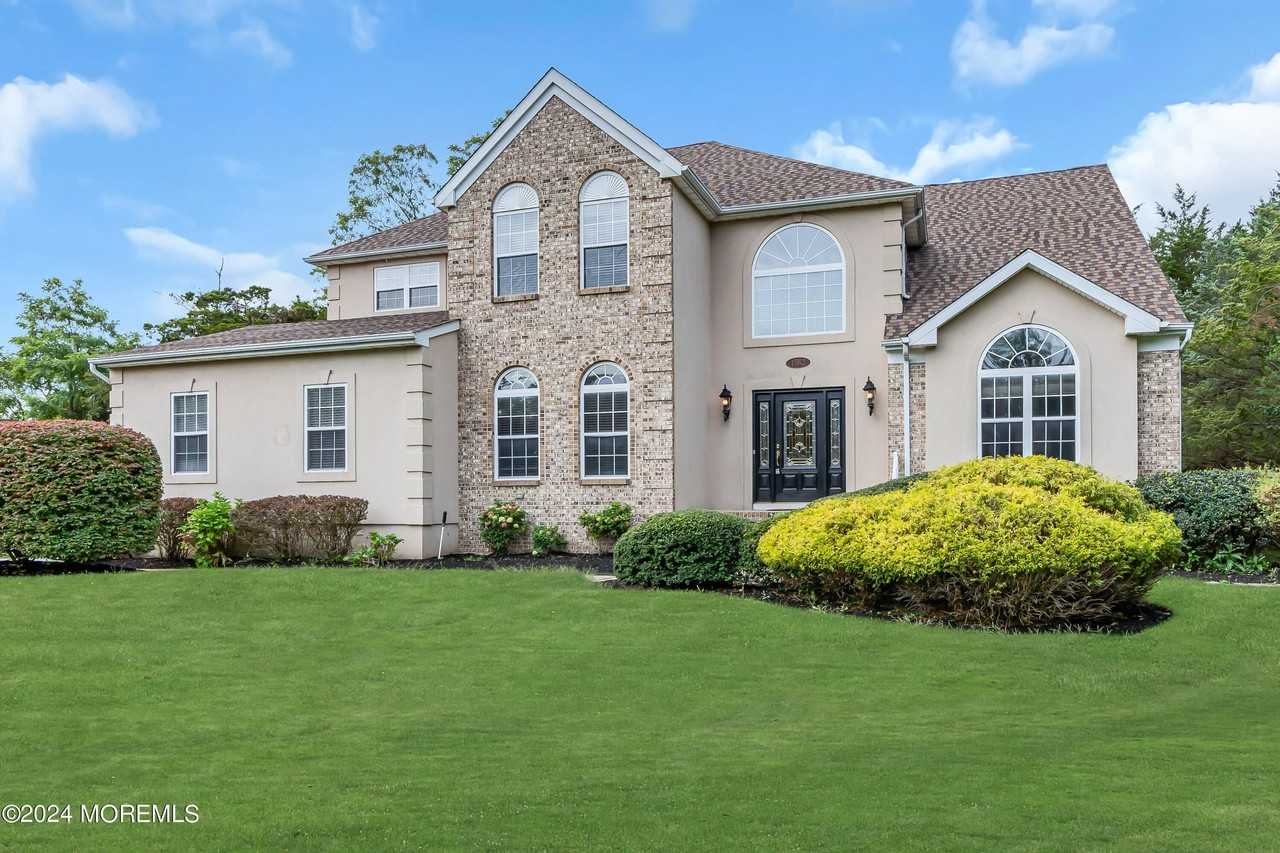 1562 Priscilla Ct - Photo 2 of 50