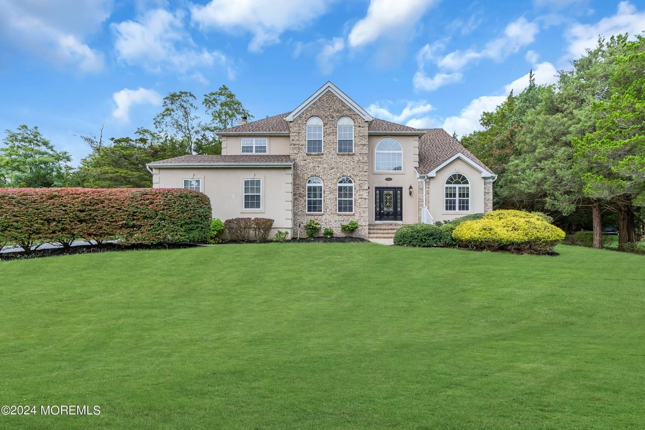 1562 Priscilla Ct - Photo 3 of 50