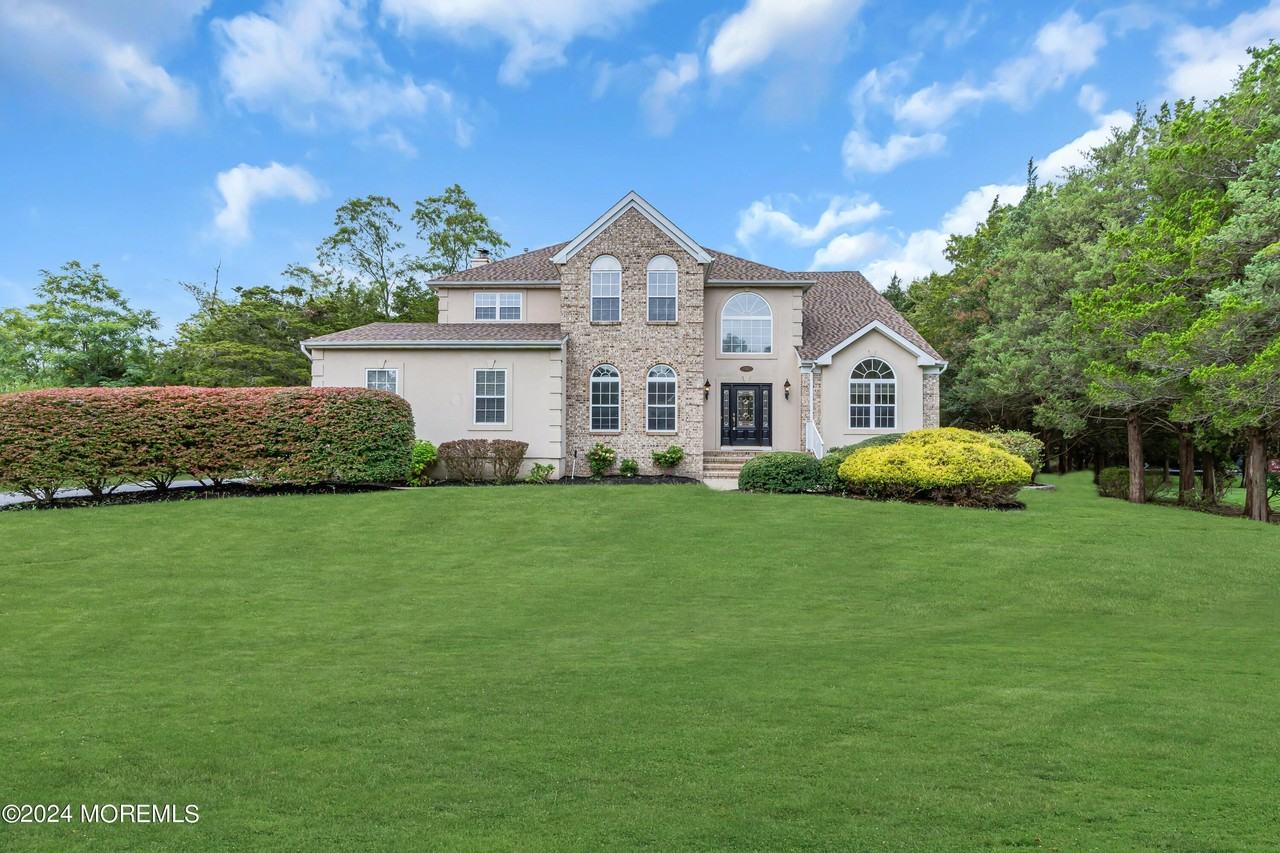 1562 Priscilla Ct - Photo 4 of 50