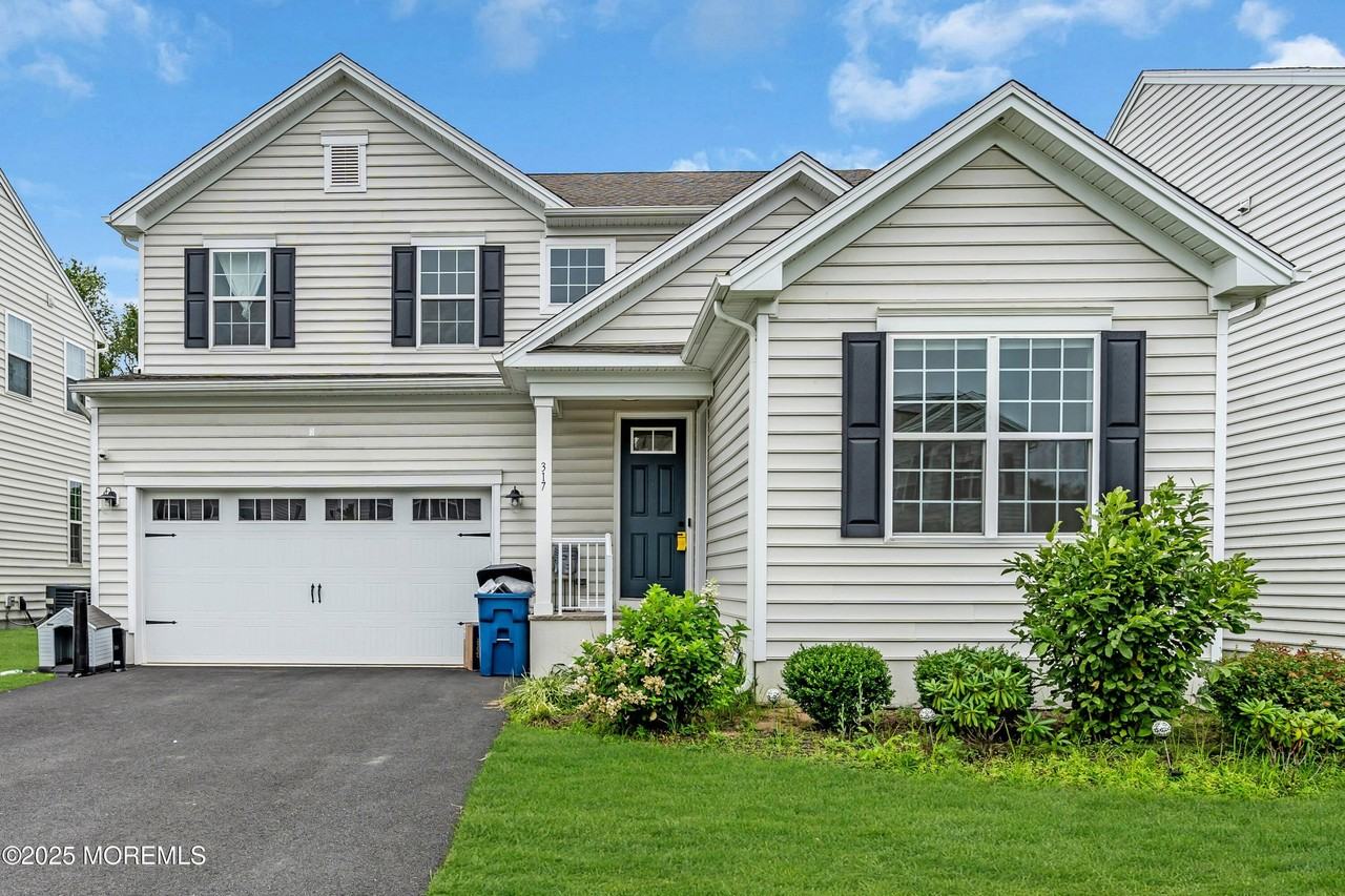 317 Tulip Ct - Photo 2 of 31